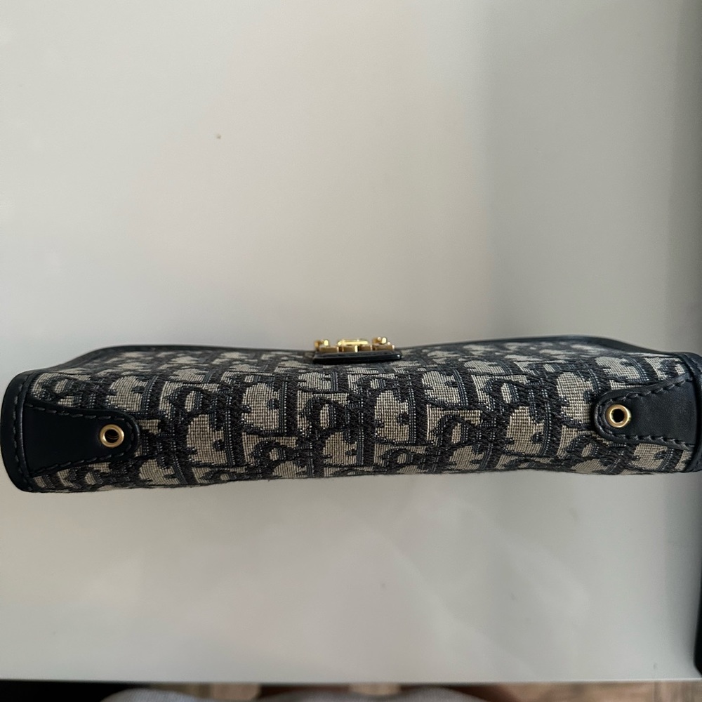 Dior wallet with a chain